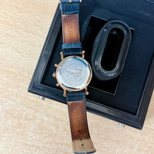Quantum ADG578.499 watch like new, blue leather strap