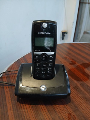 Motorola cordless phone like new, black