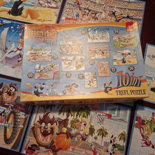 Looney Tunes 10 in 1 puzzle like new, 378 pieces