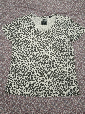 Superdry women's blouse used, size L, black and white