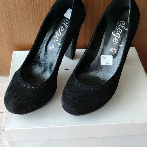 Black pumps size 38 like new