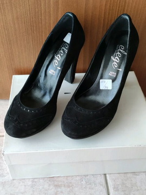 Black pumps size 38 like new