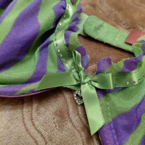 Med bra 75B like new with unique purple color