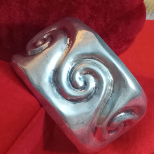 Silver 925 bracelet Mexico silver used with archaic designs and safety chain rings
