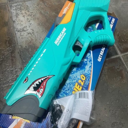 Electronic rechargeable water gun