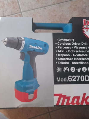 Makita Безжична Ударна Бормашина 12V Нова с 2 Батерии и Зарядно