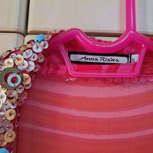 Women's caftan new, fuchsia-pink muslin with sequins and stones