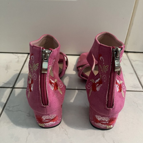 Embroidered pink sandals used, size 38, with back zipper