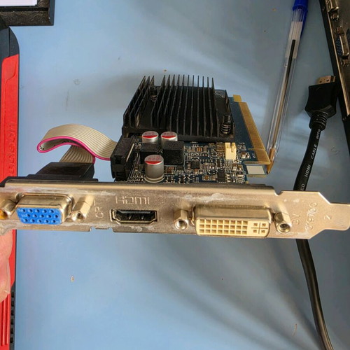 Sapphire Radeon HD 5450 1 GB DDR3 graphics card used with HDMI DVI-I VGA PCI-Express