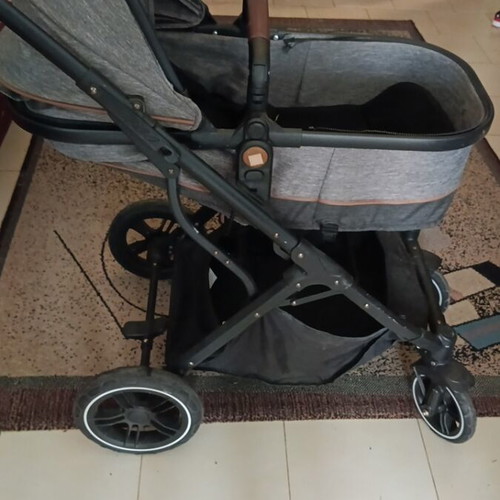 Kiddo Chic 2-in-1 stroller used with carrycot