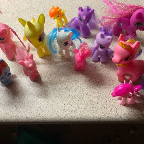 Pony figures all together