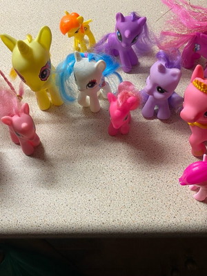 Pony figures all together
