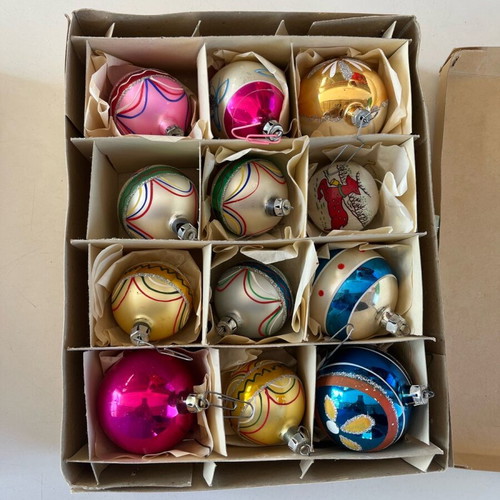 Vintage Christmas ornaments used, set of 12 pieces