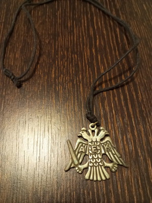 AEK pendant used