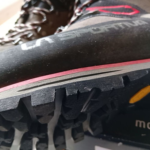 La Sportiva Nepal Trek Evo GTX hiking boots size 44, gift included