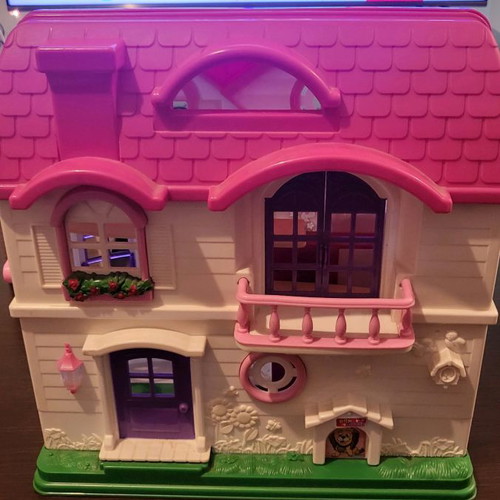 Redbox Happy Sounds Doll House used with light and doorbell