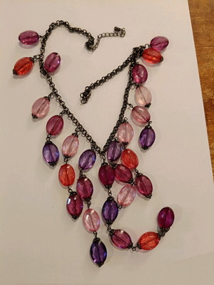 Necklace like new with colorful beads