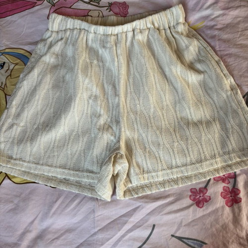 White shorts size M like new