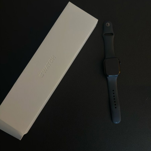 Apple Watch 7 45cm like new with screen protectors