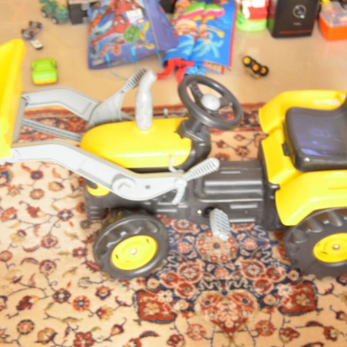 Children's tractor new in excellent condition