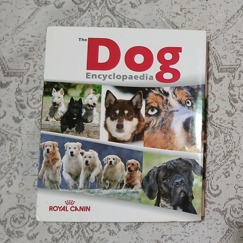 Dog Encyclopaedia Royal Canin like new, Greek