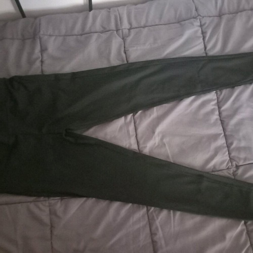 Black leggings like new with ruching at back size M
