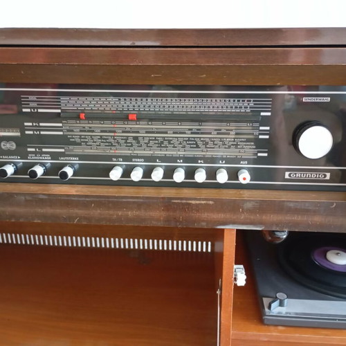 Grundig Automatic 36 vintage record player cabinet