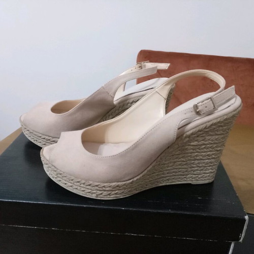 Beige summer platform sandals size 37 suede, 10cm heel, like new