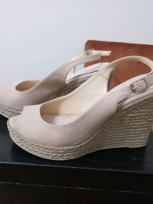 Beige summer platform sandals size 37 suede, 10cm heel, like new