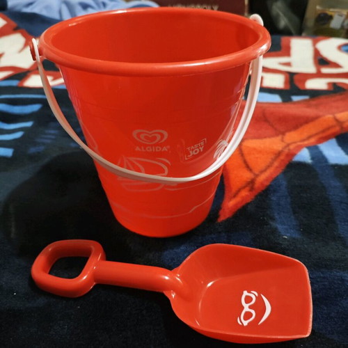 Algida promotional beach bucket like new with shovel