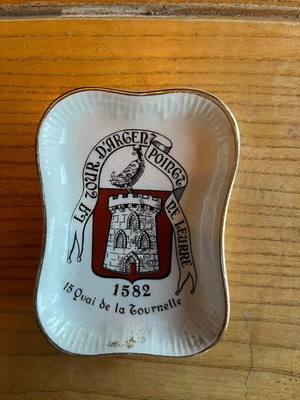La tour d'argent poinct ne leurre ashtray used