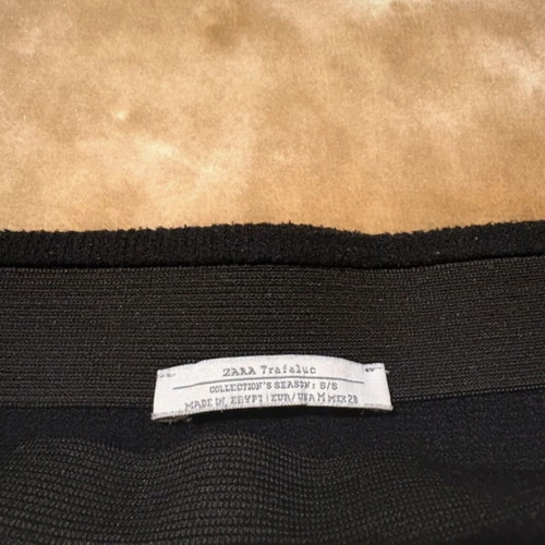 Zara mini skirt ribbed style used, black, size S