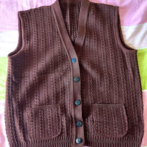 Men's knitted sleeveless vest like new, brown