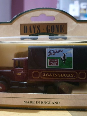 Lledo Days Gone 1934 Mack Canvas Back Truck new