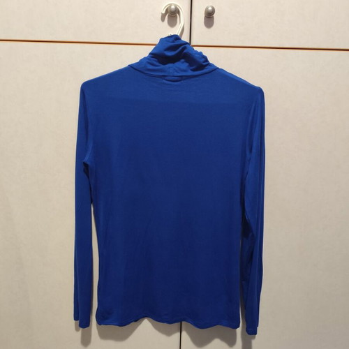Blue turtleneck blouse like new made of viscose