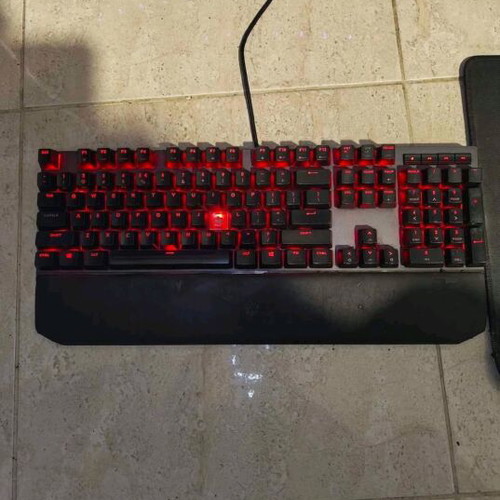 Cooler Master gaming bundle μεταχειρισμένο με πληκτρολόγιο MK750, ποντίκι MP510 και mousepad
