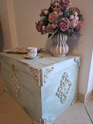 Vintage chest trunk new, paulownia wood with white patina