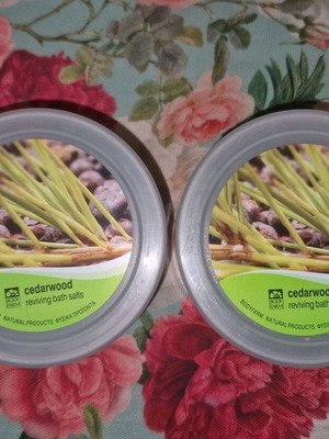 Cedarwood bath salts new, set of 2, 500ml each