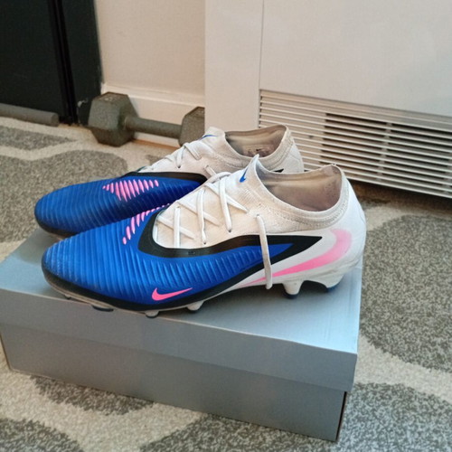 Nike Phantom 6 Pro football shoes like new, sizes 44-44.5, white and blue