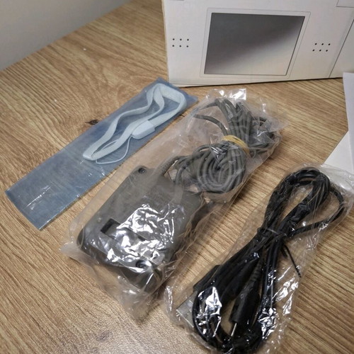 Nintendo DS Lite бял като нов с пълна кутия