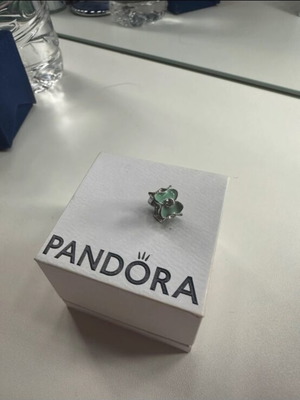Pandora Cinderella Charm με ζιργκόν σε τιρκουάζ χρώμα σαν καινούργιο