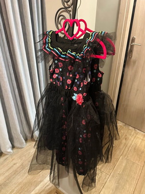 Zara witch dress like new with tulle and hat for ages 3-4
