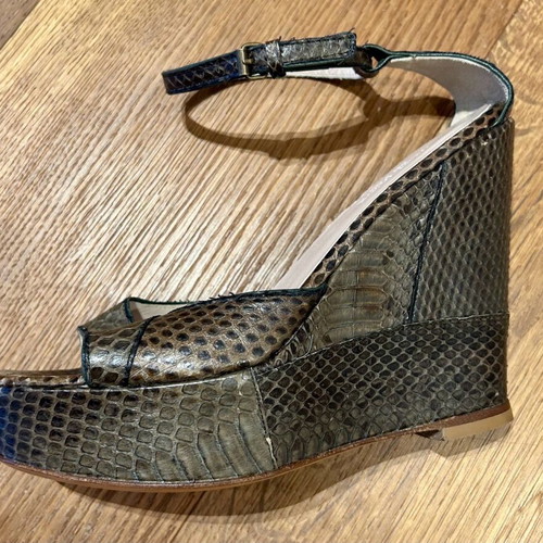 Very White platforms used, size 37, khaki with snake pattern