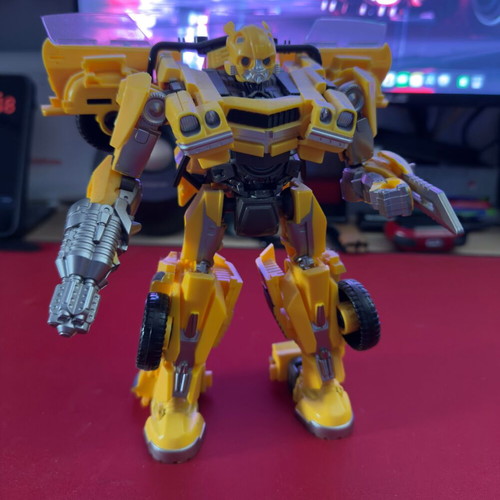 Bumblebee movie transformer knock off studio series like new