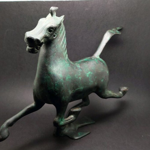 Bronze replica of the Flying Horse of Gansu like new