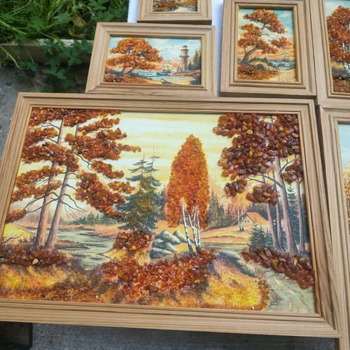 Amber frames like new with embossed amber parts