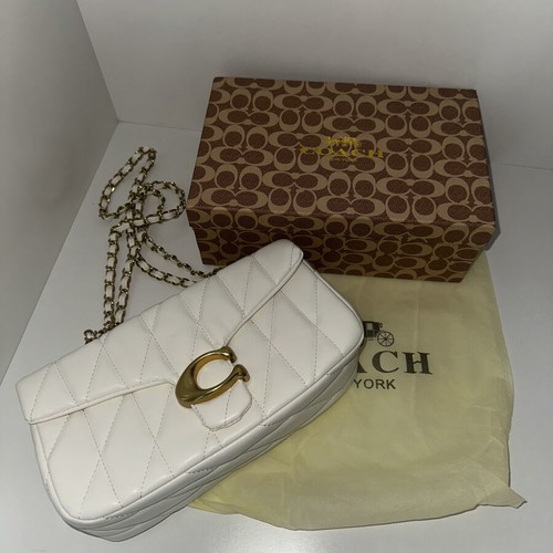 Coach Tabby 26 shoulder bag new with gold chain, white