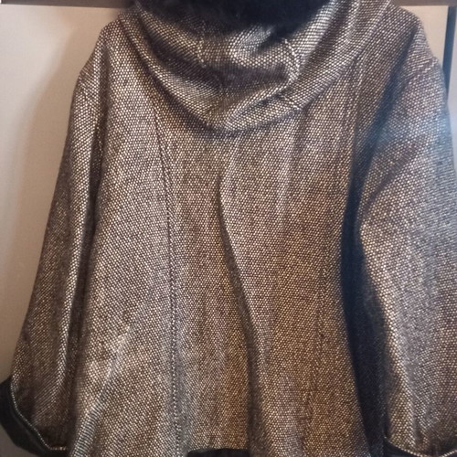 Women's reversible coat made of premium fabric like new
