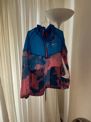 Nike unisex windbreaker used, size Large, blue and pink
