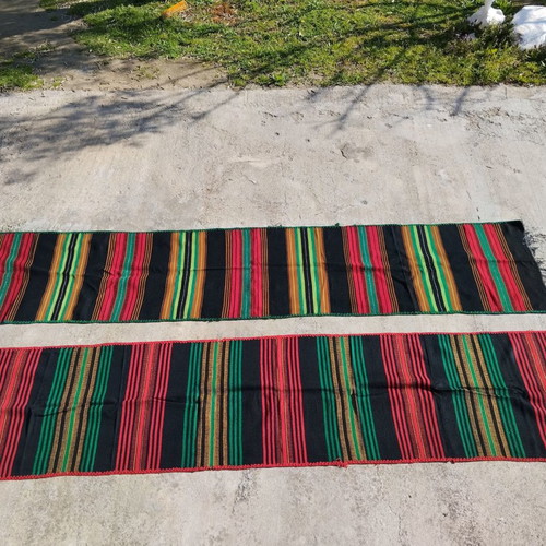 Woven loom runner used with green trim